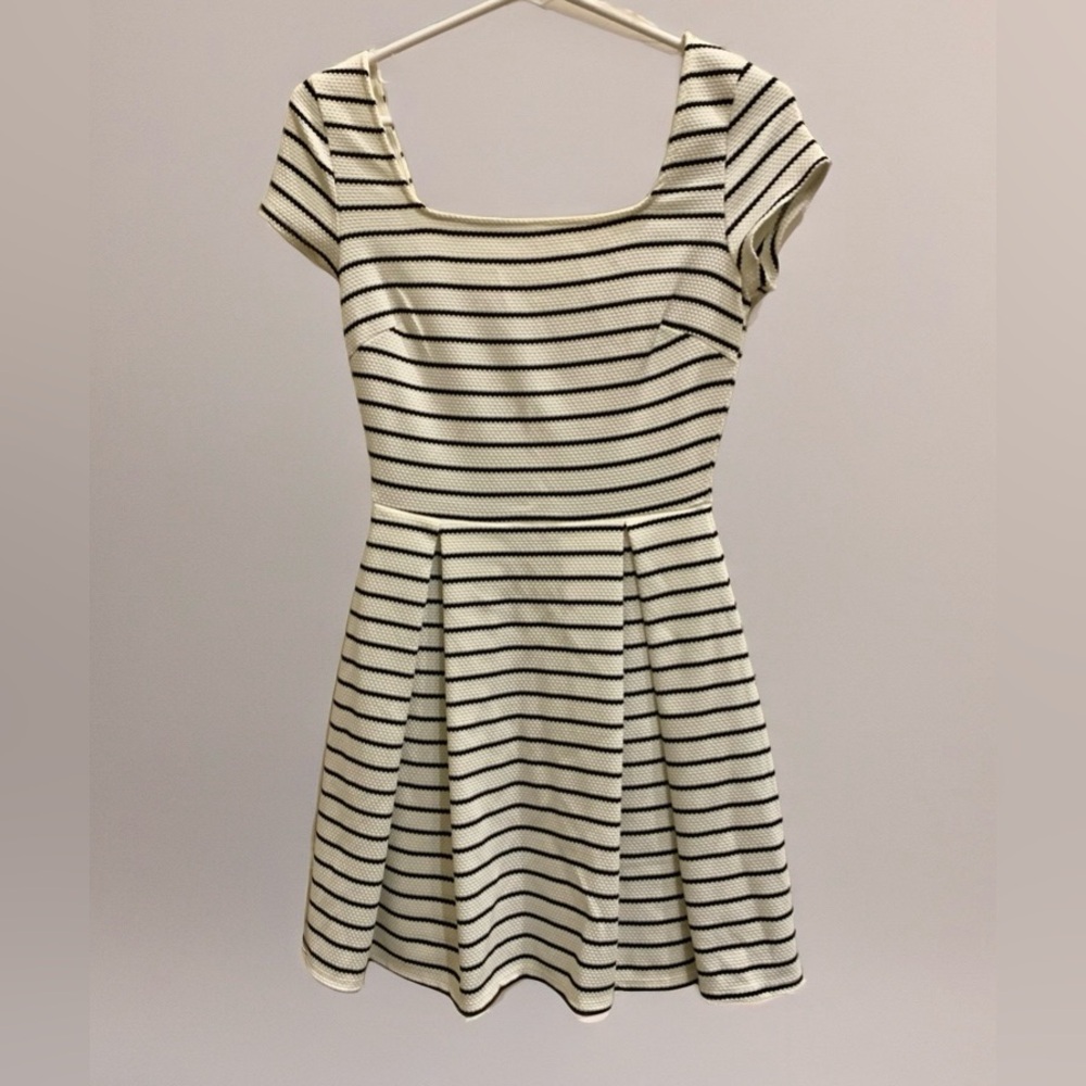Soprano White & Black Striped Fit & Flare Dress - XS - Zipper Back - NWT - Picture 12 of 12